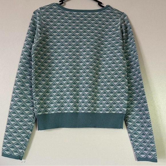 Square neckline sweater top - Picture 2 of 6